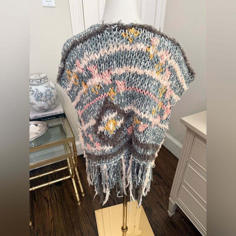 Free People Sunrise Fringe Vest
Y19 - Picture 5 of 10